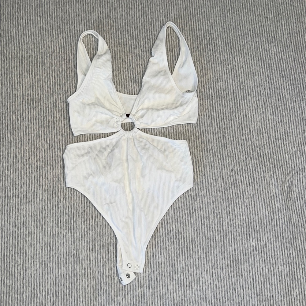 Whit Cut out Bodysuit
